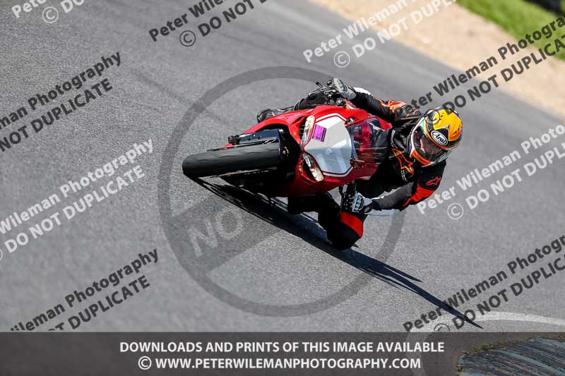 enduro digital images;event digital images;eventdigitalimages;lydden hill;lydden no limits trackday;lydden photographs;lydden trackday photographs;no limits trackdays;peter wileman photography;racing digital images;trackday digital images;trackday photos